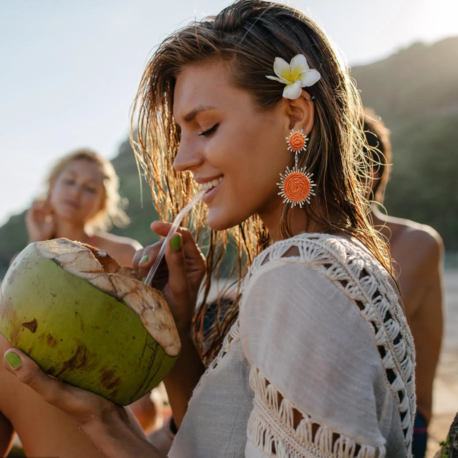 Boho Raffia Statement Earrings for Women Handmade Raffia Sunburst Dangle Earring Bohemian Palm Drop Earrings Summer Tropical Beach Jewelry