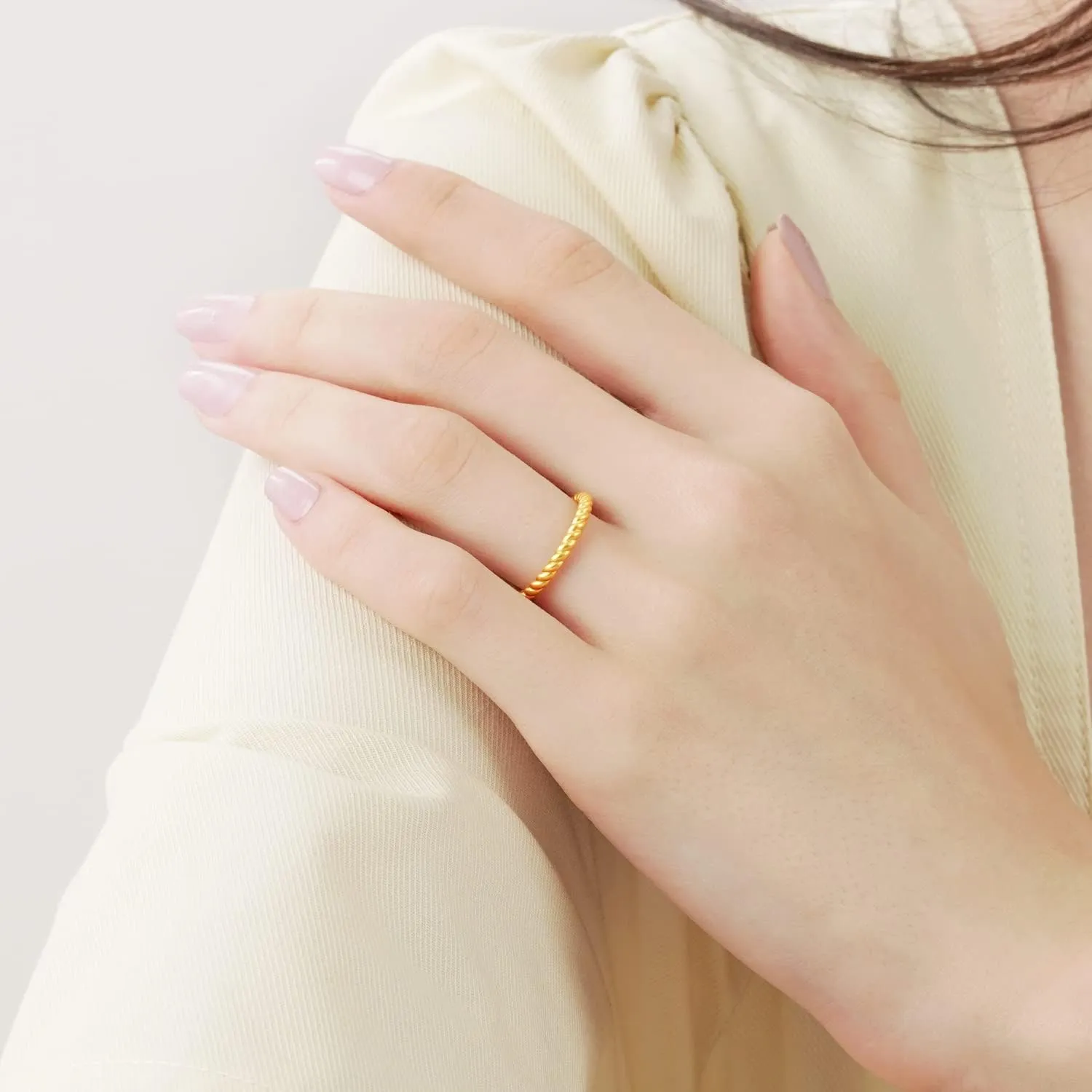 CHOW SANG SANG 999 24K Solid Gold Stackable Cubic Twisted Rope Ring for Women 92309R