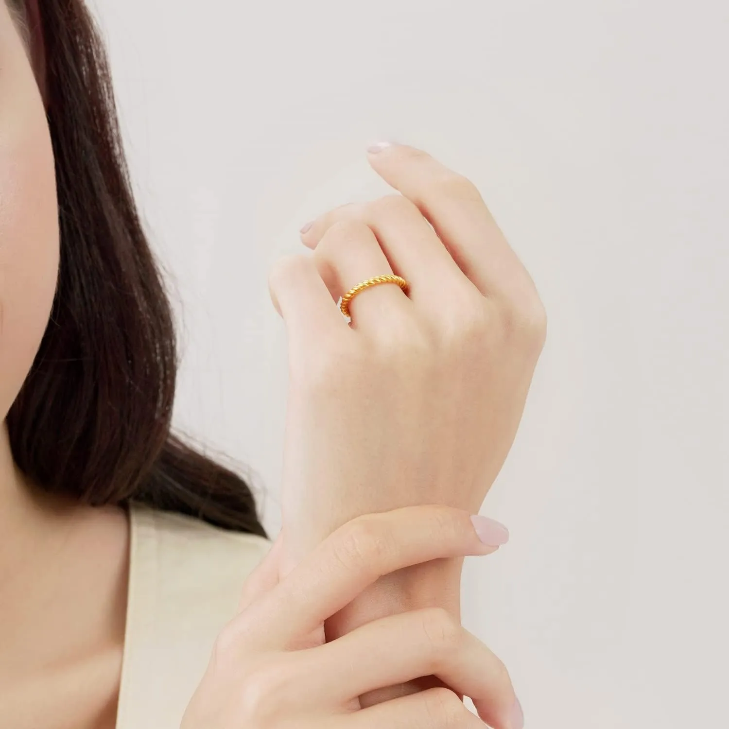 CHOW SANG SANG 999 24K Solid Gold Stackable Cubic Twisted Rope Ring for Women 92309R