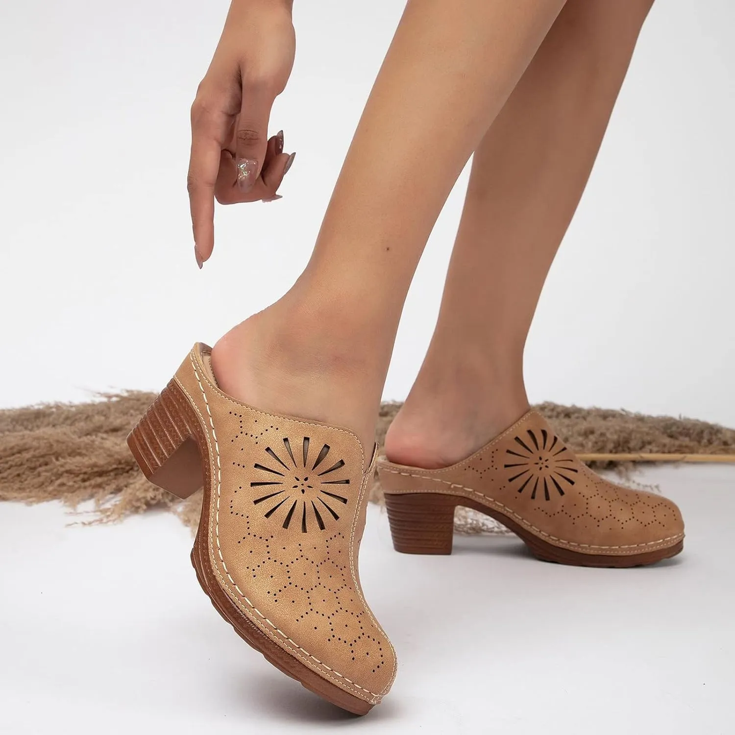 Close Toe Clogs for Women Hollow Out Casual Block Chunky Heeled Sandals Dressy Slip On Mules Comfortable Close Toe Beach Sandals
