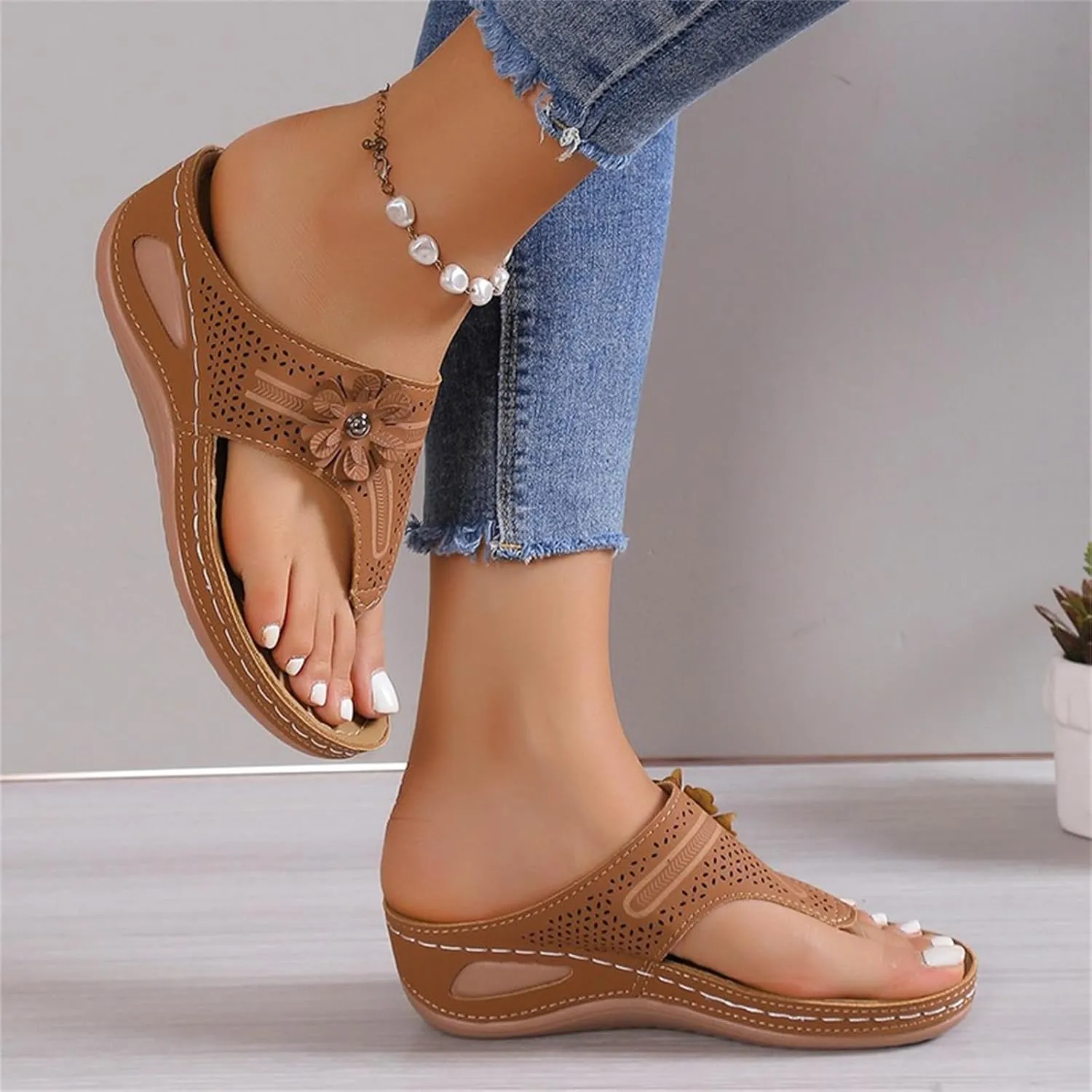 Flip Flops for Women Orthopedic Sandals with Arch Support Wedge Dressy Comfortable Walking Shoes Summer Casual Cushion Footbed Platform Sandals