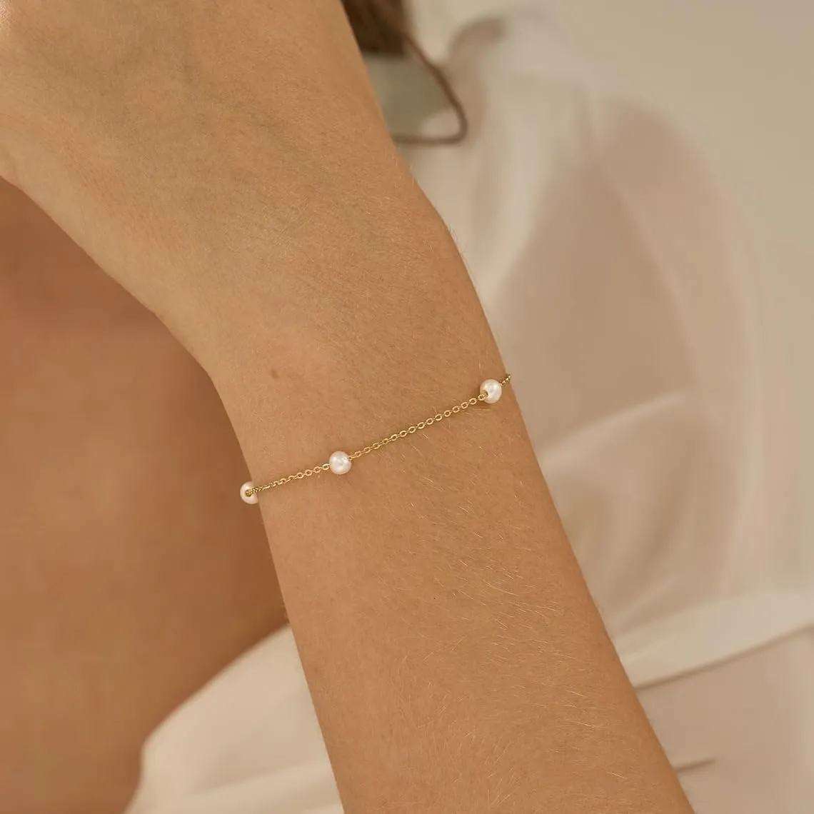 Gold/Silver Pearl Bracelets for Women Dainty Pearls Beaded Chain Tiny Pearls link Chain Cute Simple Pearl Bracelet Jewelry for Women