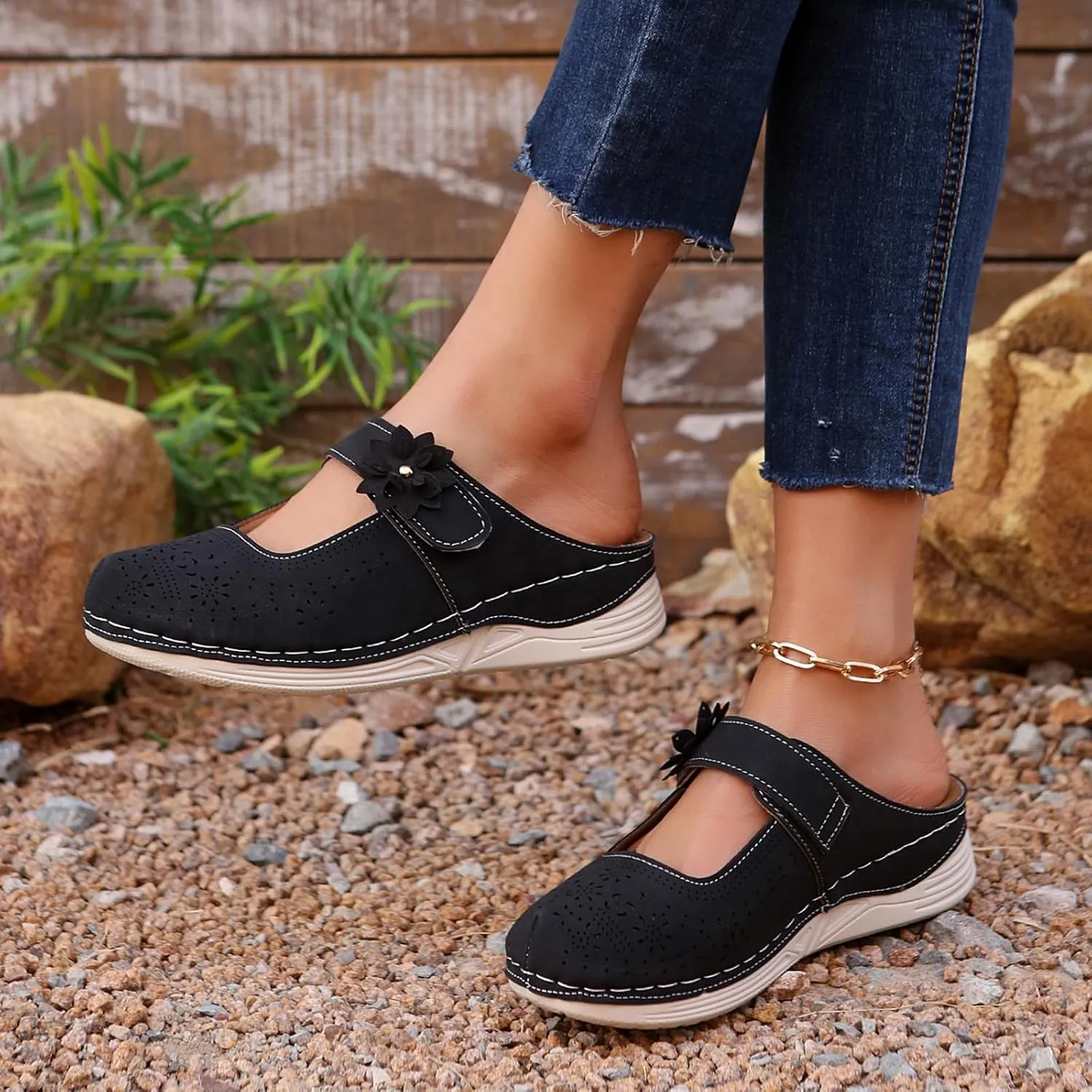 Leather Mary Jane Clogs for Women Slip On Casual Comfortable Mules Shoes with Arch Support Closed Toe Sandals Wedge Low Heel Sandal Round Head Soft Mules Cutout Slip-On Loafers Slides Backless