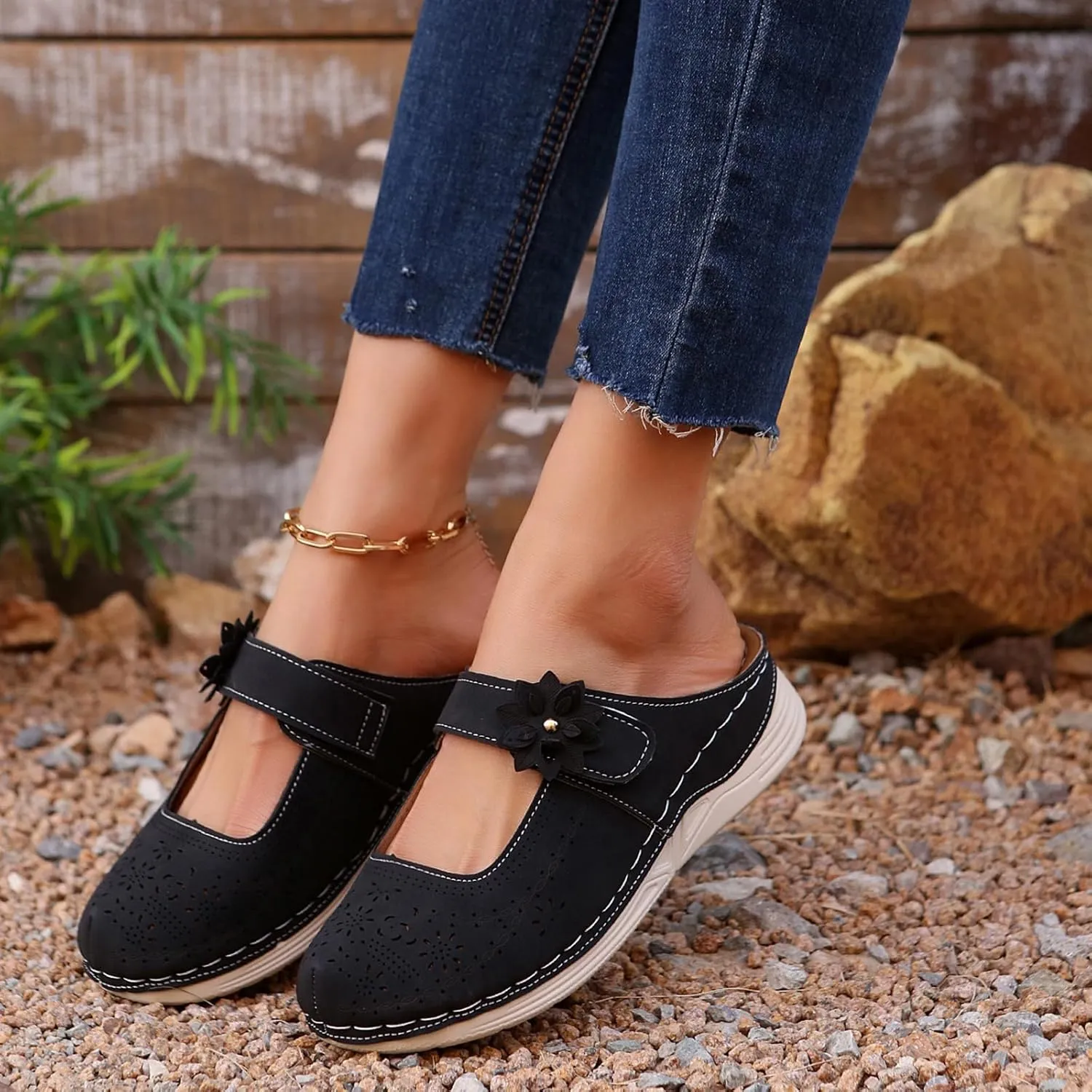 Leather Mary Jane Clogs for Women Slip On Casual Comfortable Mules Shoes with Arch Support Closed Toe Sandals Wedge Low Heel Sandal Round Head Soft Mules Cutout Slip-On Loafers Slides Backless