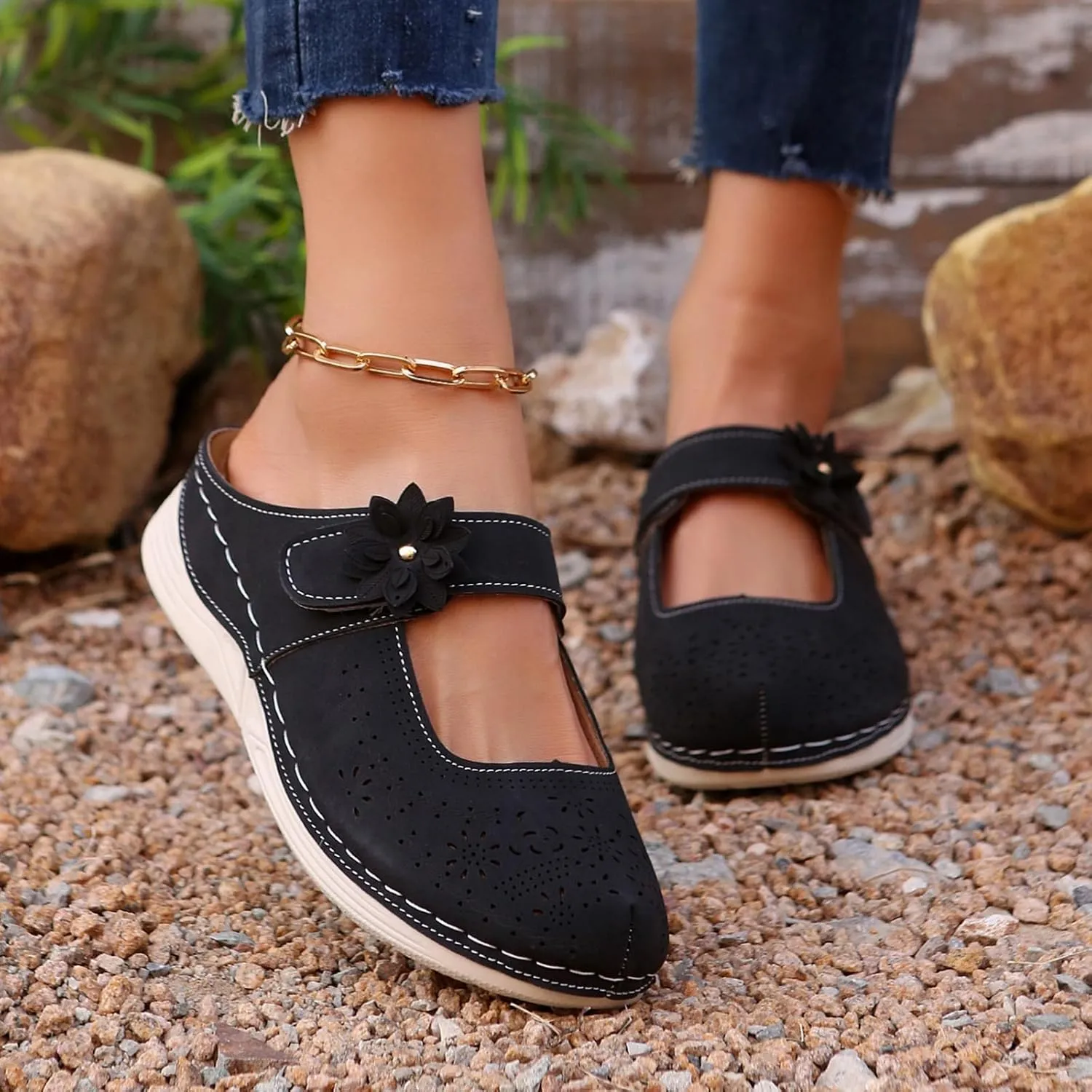 Leather Mary Jane Clogs for Women Slip On Casual Comfortable Mules Shoes with Arch Support Closed Toe Sandals Wedge Low Heel Sandal Round Head Soft Mules Cutout Slip-On Loafers Slides Backless