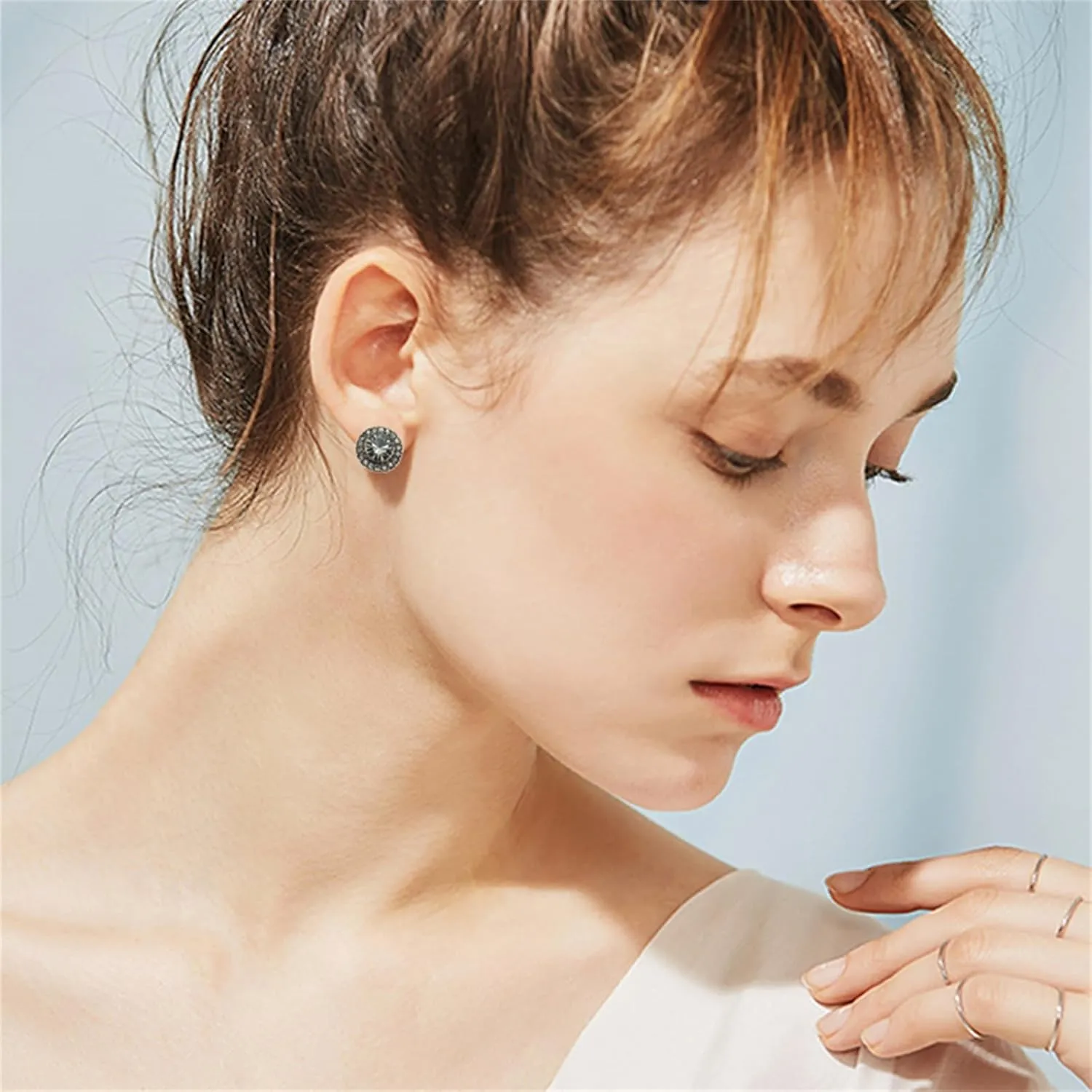 MALOYANVE Crystal Round Earrings Exquisite Sparkly Small Lightweight Circle Rhinestone Cubic Zirconia Stud Earrings Wedding Jewelry Gifts for Women