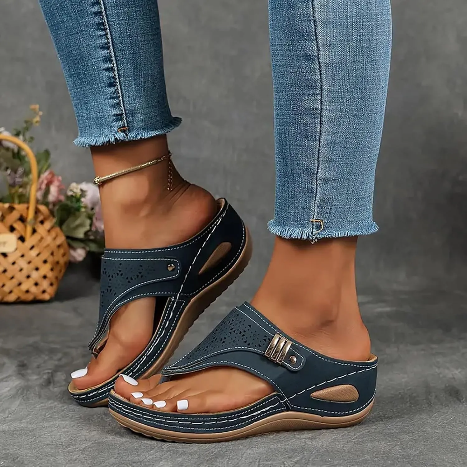 Orthopedic Sandals for Women, Summer Dressy Comfortable Sandals Arch Support Wedge 2025 Non Slip Flip Flops Slippers