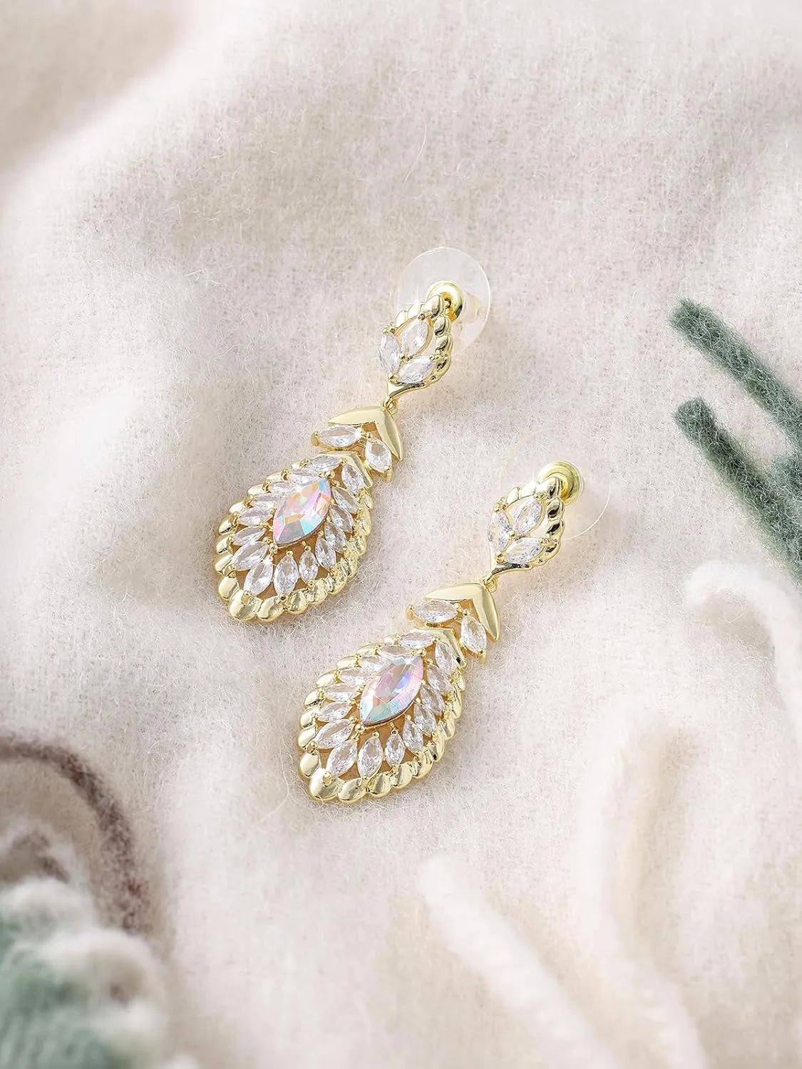Oval Austrian Crystal Dangle Earrings for Women Glod Plated Costume Jewelry