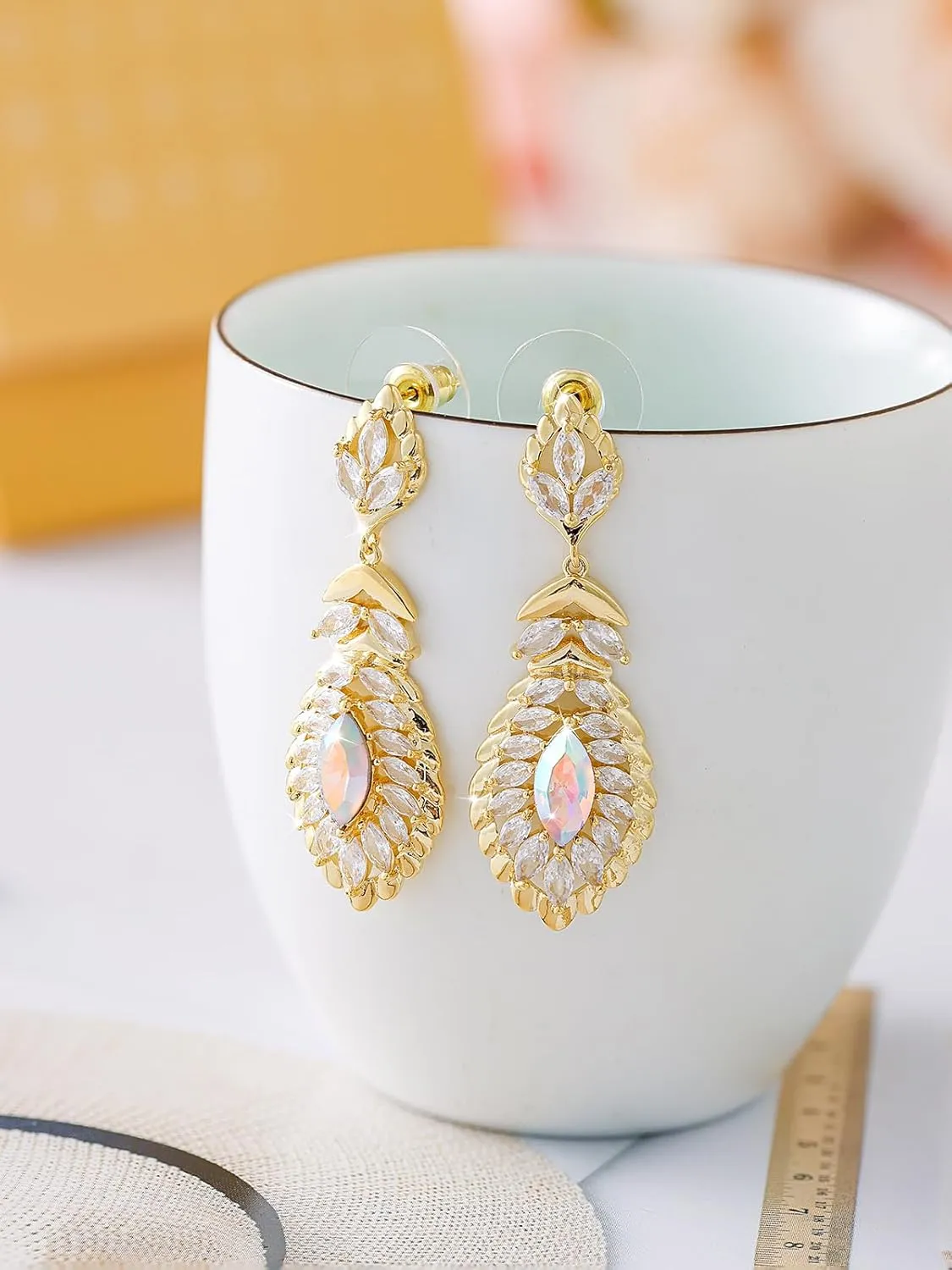 Oval Austrian Crystal Dangle Earrings for Women Glod Plated Costume Jewelry