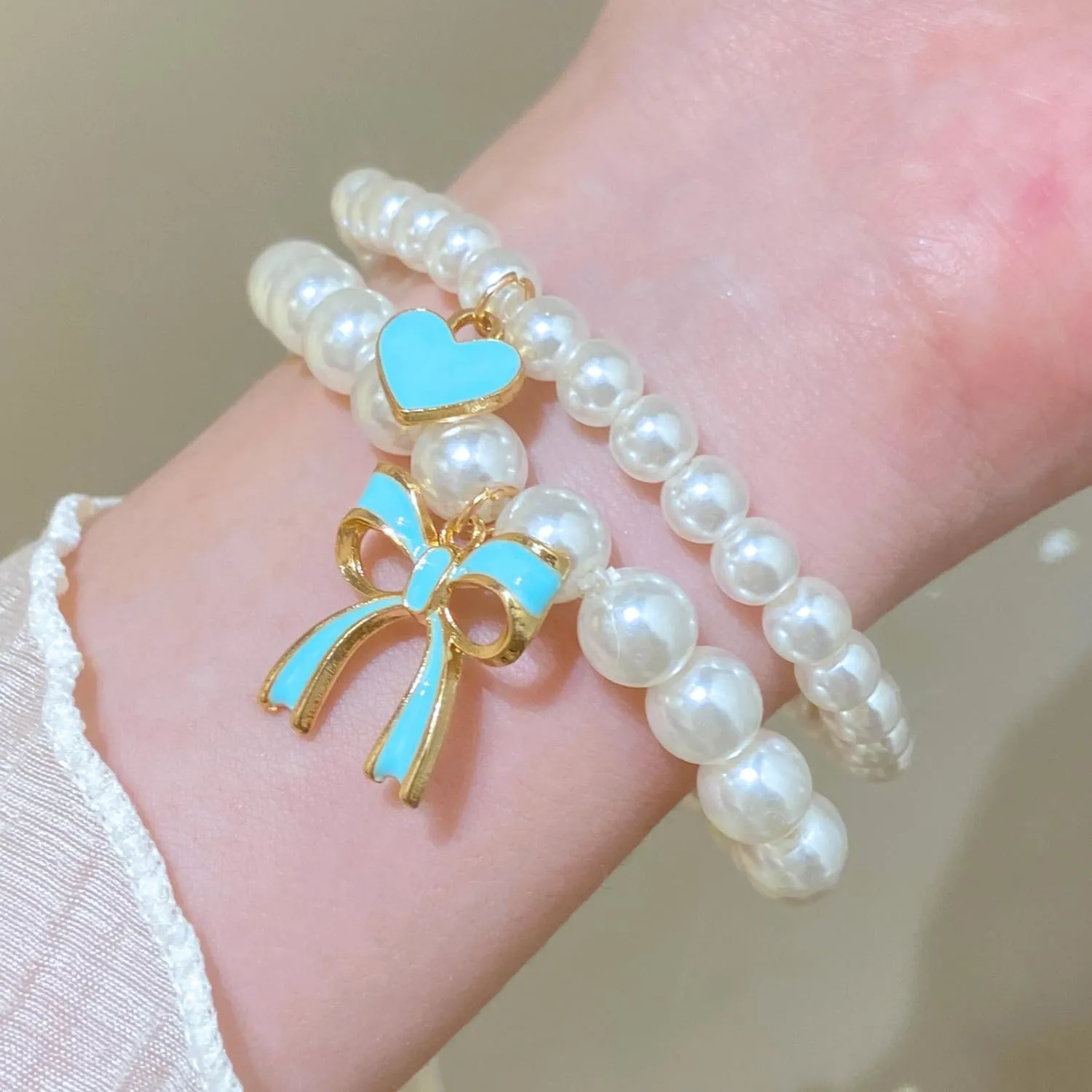 Pearl Bow Bracelet for Women Gold Pearl Bow Charm Bracelet Pink Bow Heart Stretch Bracelet Pearl Bracelets Bow Beaded Bracelet Christmas Jewelry for Women