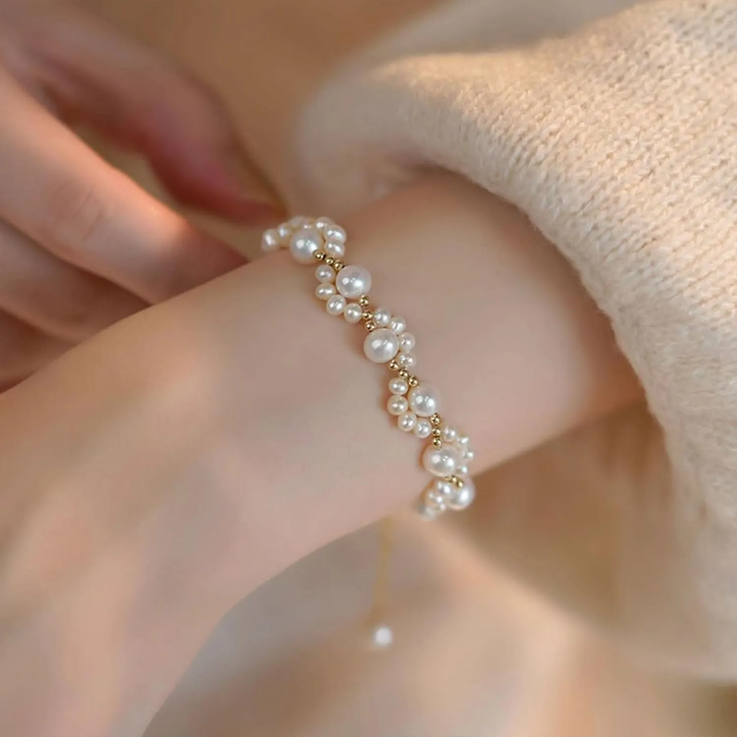 Pearl Bracelet for Women Gifts Trendy Stuff Dainty Bracelet White Baroque Pearl Wrist Bracelets Bridesmaid Bridal Wedding Jewelry Gifts
