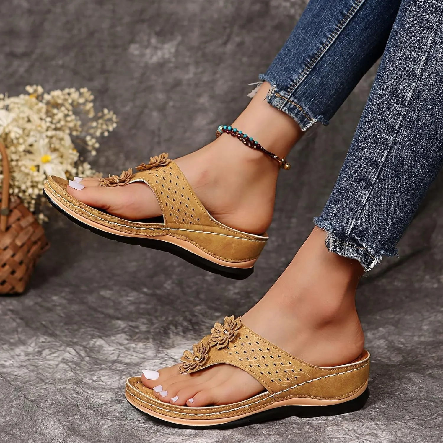 Platform Flip Flops for Women Comfort Wear Orthopedic Shoes Casual Walking Sandals Anti-Slip Outdoor Footwear Lightweight Wedge Sandals Comfortable Beach Shoes Arch Support Orthowear 2025 Fashion