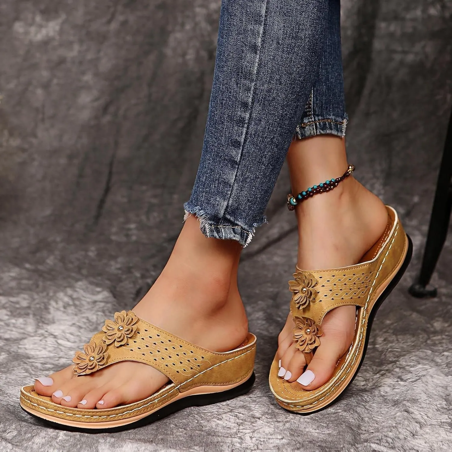 Platform Flip Flops for Women Comfort Wear Orthopedic Shoes Casual Walking Sandals Anti-Slip Outdoor Footwear Lightweight Wedge Sandals Comfortable Beach Shoes Arch Support Orthowear 2025 Fashion