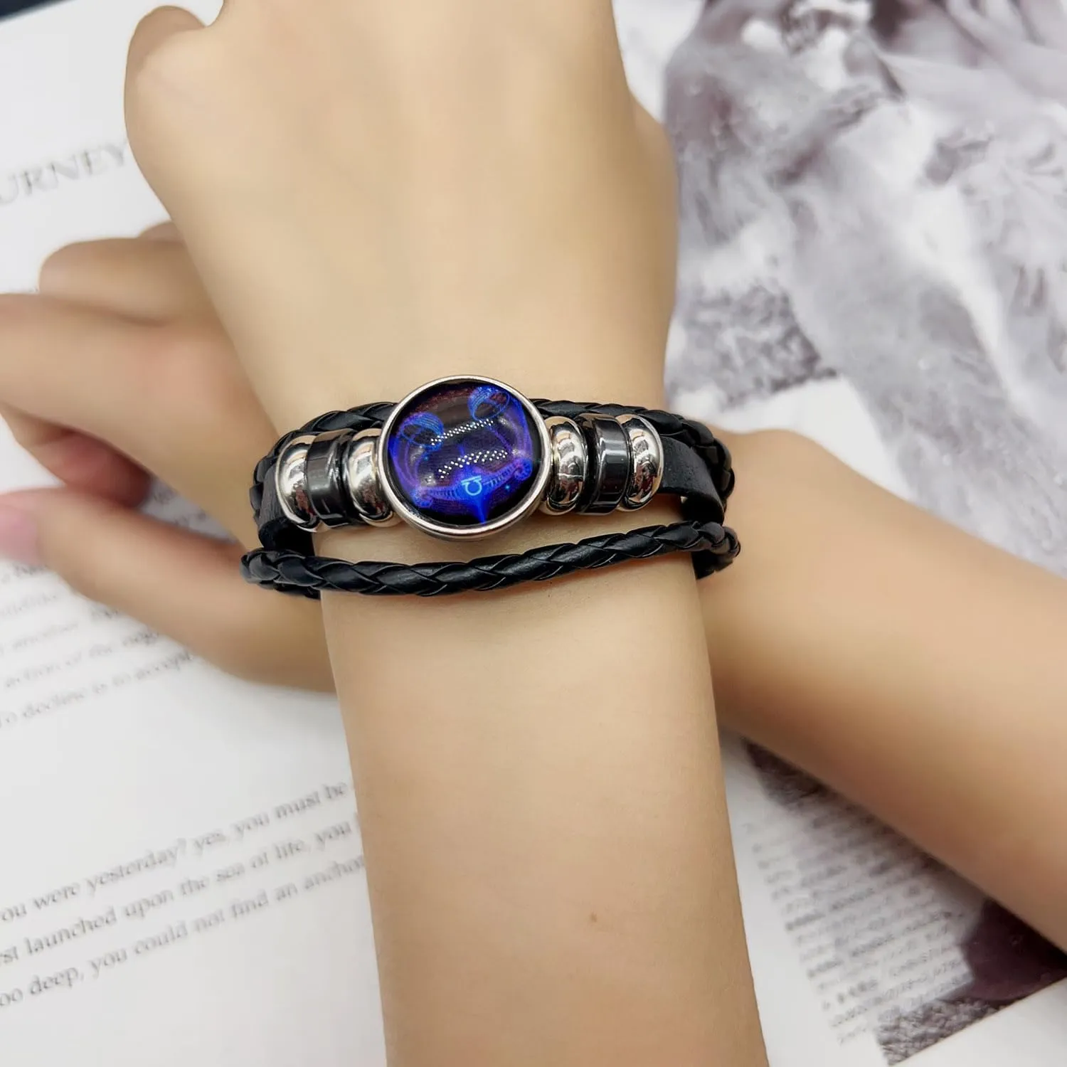 ZMANYIJEW Zodiac Signs Spirit Bracelet, Multilayer Adjustable 12 Constellation Zodiac Bracelet Handmade Woven Virgo Bracelet for Women Glow in the Dark Zodiac Jewelry for Men
